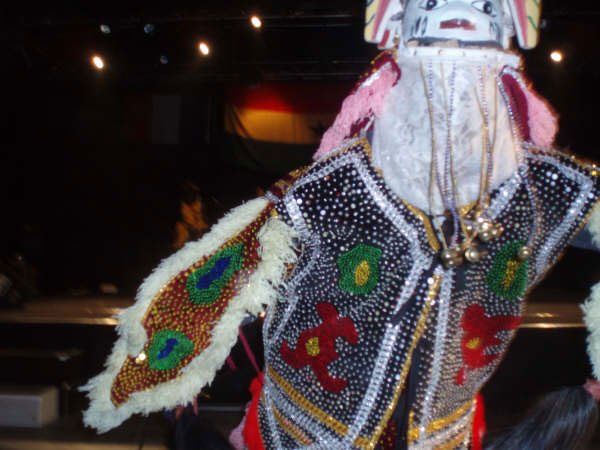 28.jpg - Ah les beaux costumes !