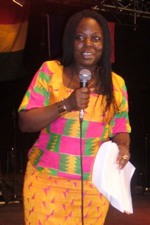 44.jpg - Evelyn Ofosu Amable et le discours d'Albert Owusu-Sarpong, Ambassadeur du Ghana en France