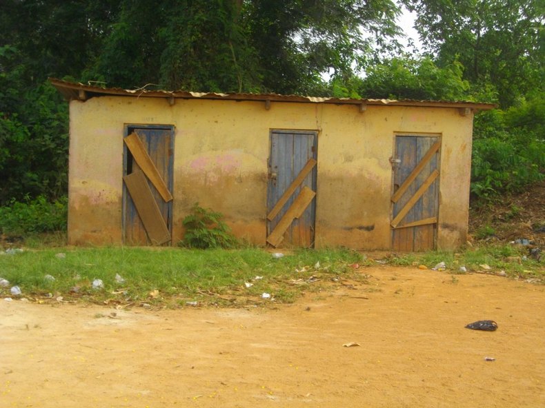 Les anciennes toilettes, condamnes